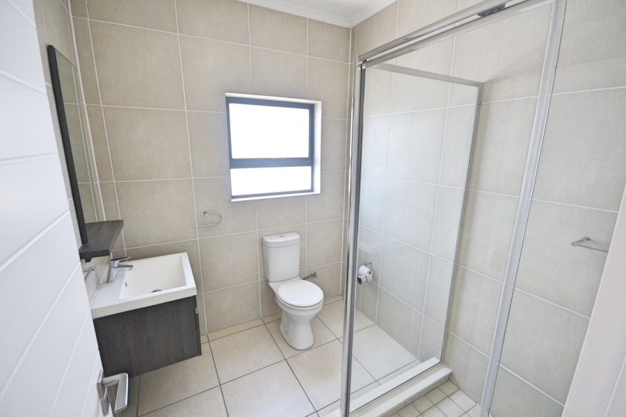 To Let 1 Bedroom Property for Rent in Sandown Western Cape